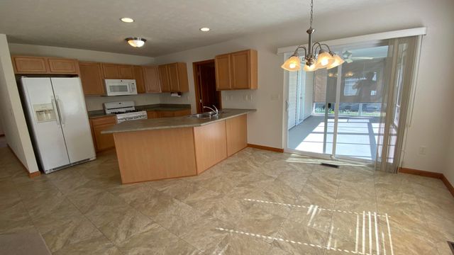 1454 Byfield Parkway, Valparaiso, IN 46385