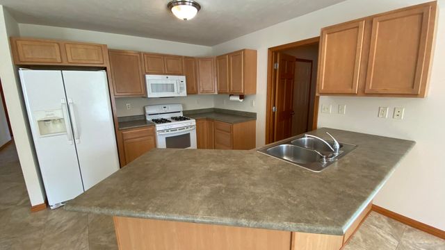 1454 Byfield Parkway, Valparaiso, IN 46385