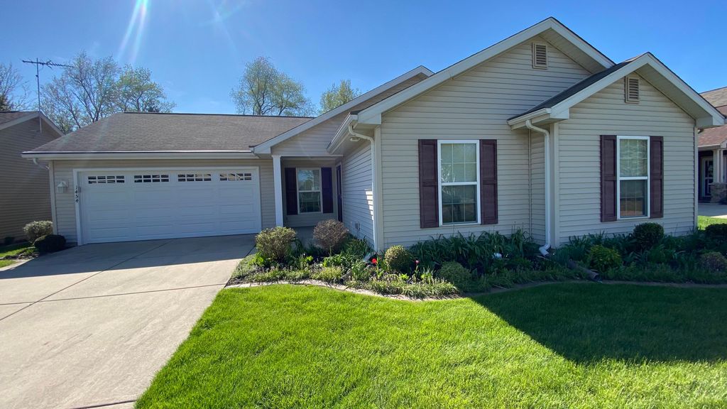 1454 Byfield Parkway, Valparaiso, IN 46385