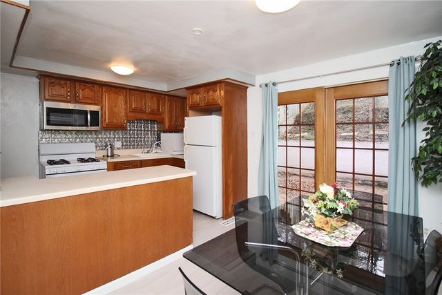 1614 Bevan Rd, Whitehall, PA 15227