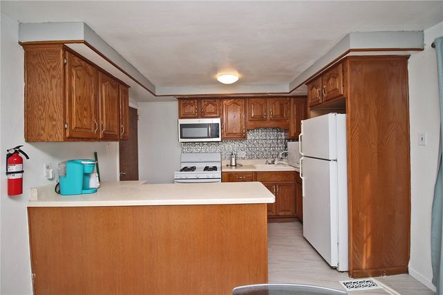 1614 Bevan Rd, Whitehall, PA 15227