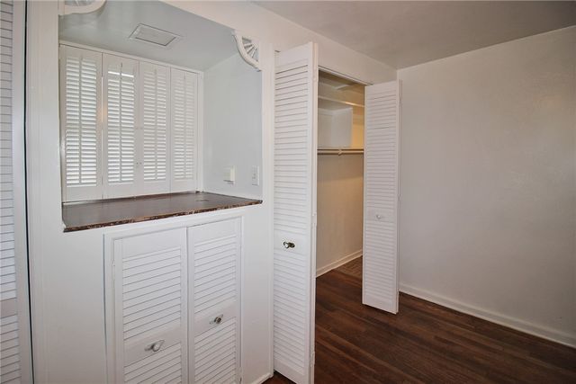 1614 Bevan Rd, Whitehall, PA 15227