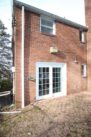 1614 Bevan Rd, Whitehall, PA 15227