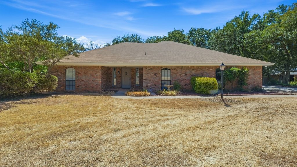 1209 Spanish Moss Drive, Granbury, TX 76048 — photo 2
