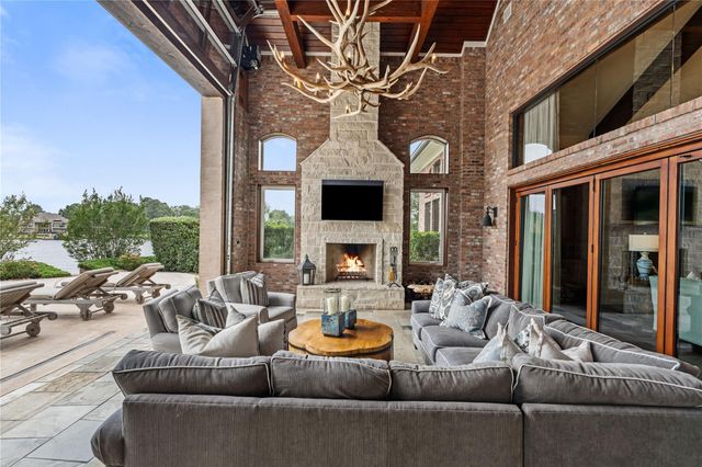 12349 Longmire Trace, Conroe, TX 77304