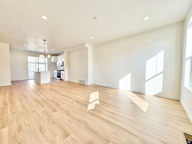 1664 N 1600 W, Layton, UT 84041