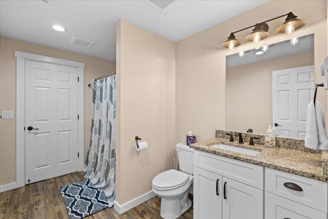20 Penny Court, Shady Cove, OR 97539