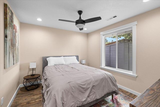 20 Penny Court, Shady Cove, OR 97539