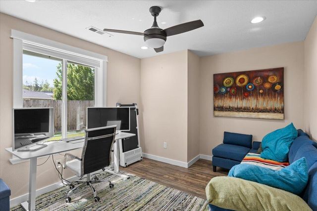 20 Penny Court, Shady Cove, OR 97539