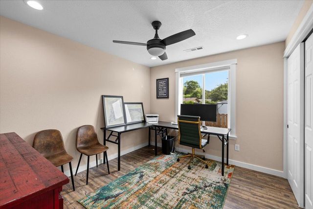 20 Penny Court, Shady Cove, OR 97539