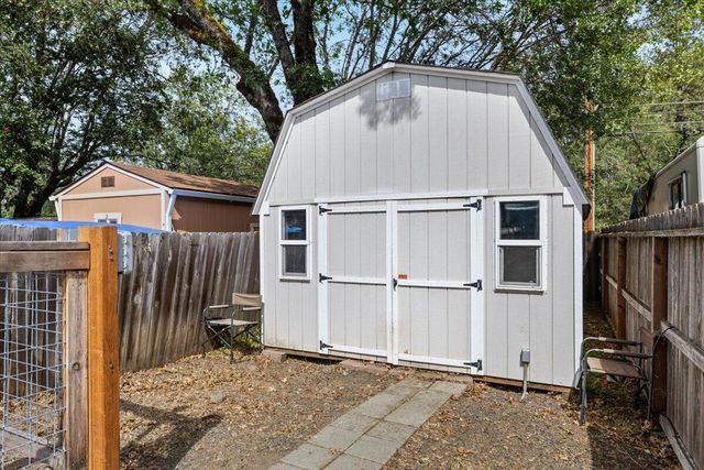 20 Penny Court, Shady Cove, OR 97539
