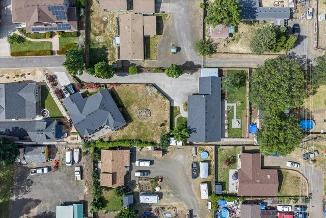 20 Penny Court, Shady Cove, OR 97539
