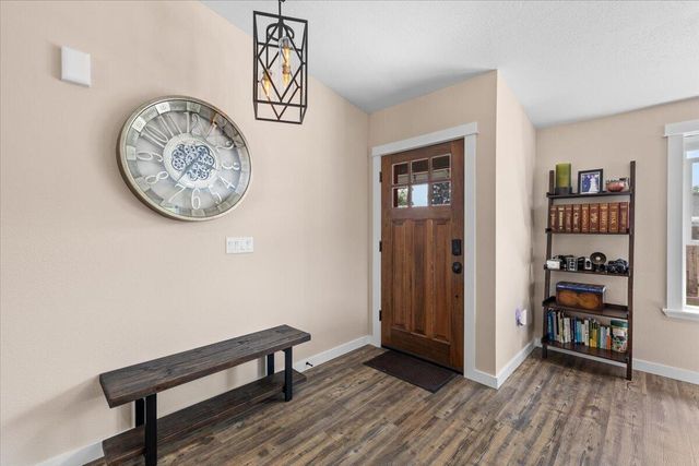 20 Penny Court, Shady Cove, OR 97539