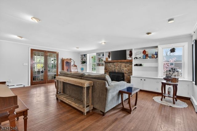 307 Stirling Rd, Watchung Boro, NJ 07069