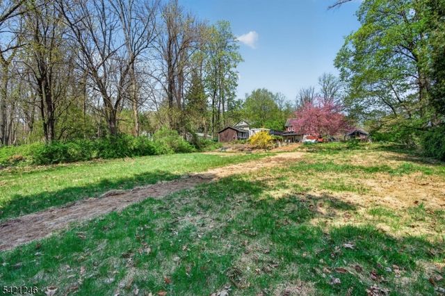 307 Stirling Rd, Watchung Boro, NJ 07069