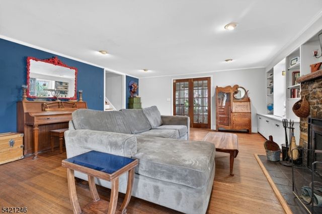 307 Stirling Rd, Watchung Boro, NJ 07069