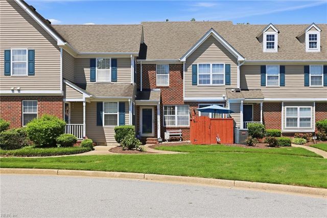 802 Primrose LN, Chesapeake, VA 23320