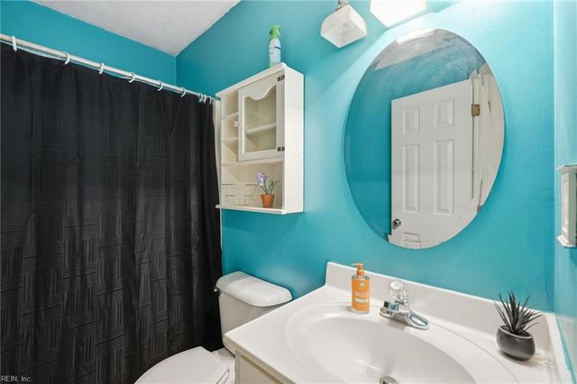 802 Primrose LN, Chesapeake, VA 23320