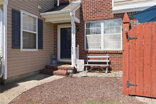 802 Primrose LN, Chesapeake, VA 23320