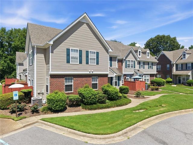 802 Primrose LN, Chesapeake, VA 23320