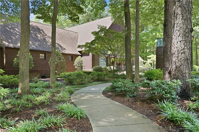 802 Primrose LN, Chesapeake, VA 23320