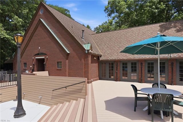 802 Primrose LN, Chesapeake, VA 23320
