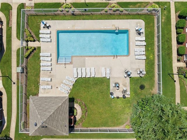 802 Primrose LN, Chesapeake, VA 23320