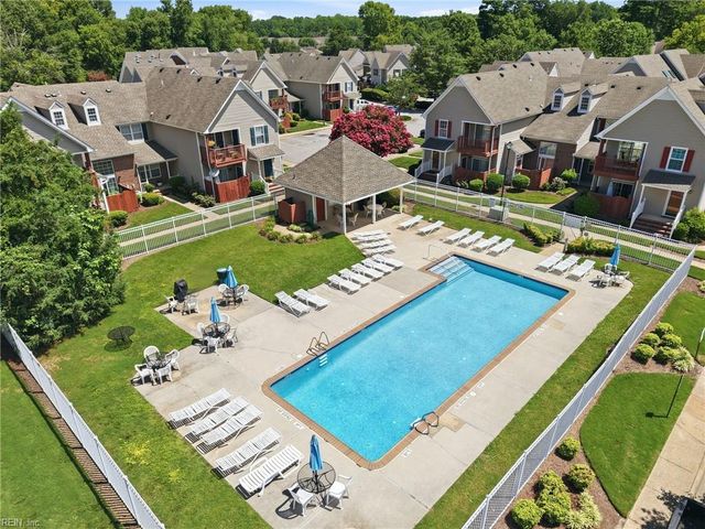 802 Primrose LN, Chesapeake, VA 23320