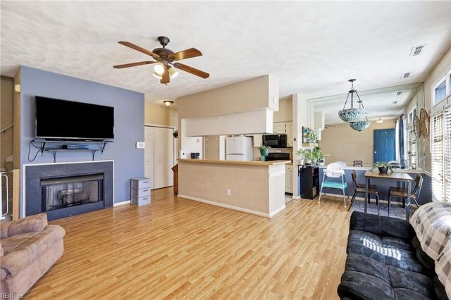 802 Primrose LN, Chesapeake, VA 23320