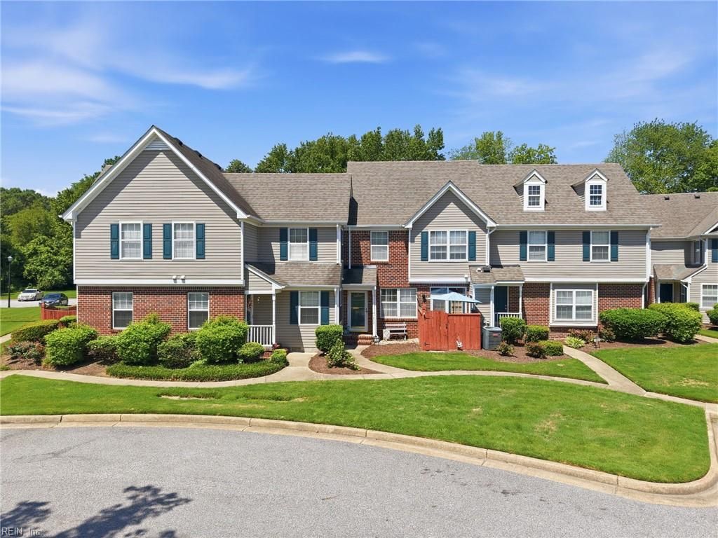 802 Primrose LN, Chesapeake, VA 23320