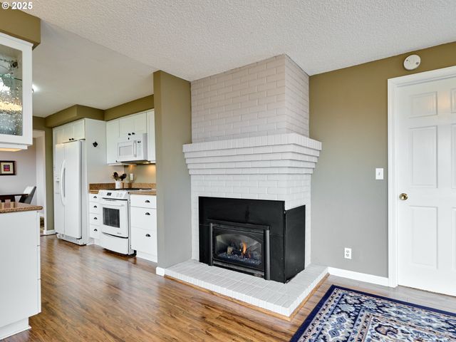 5270 CHAPMAN St S, Salem, OR 97306