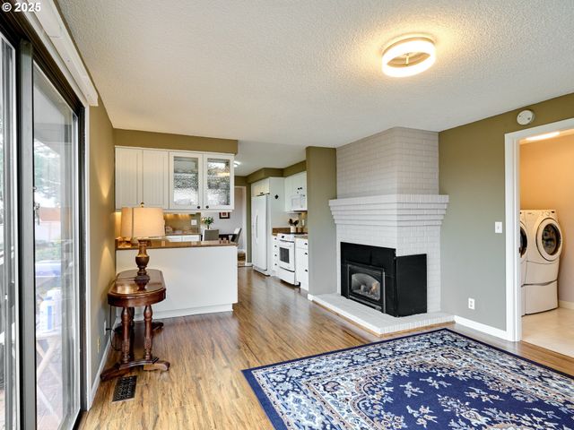 5270 CHAPMAN St S, Salem, OR 97306