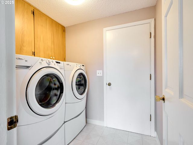 5270 CHAPMAN St S, Salem, OR 97306