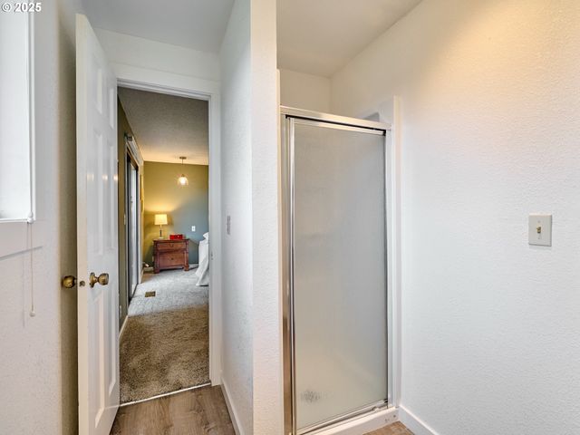 5270 CHAPMAN St S, Salem, OR 97306