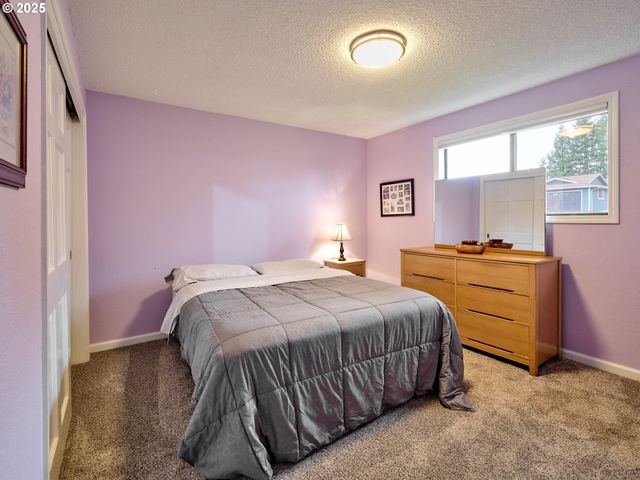 5270 CHAPMAN St S, Salem, OR 97306