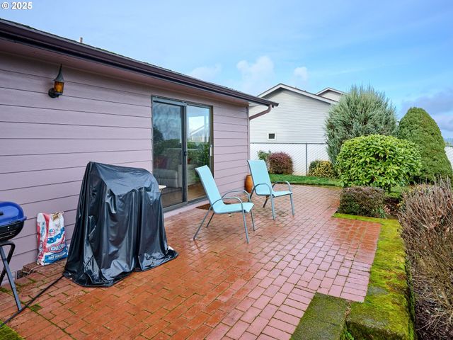 5270 CHAPMAN St S, Salem, OR 97306