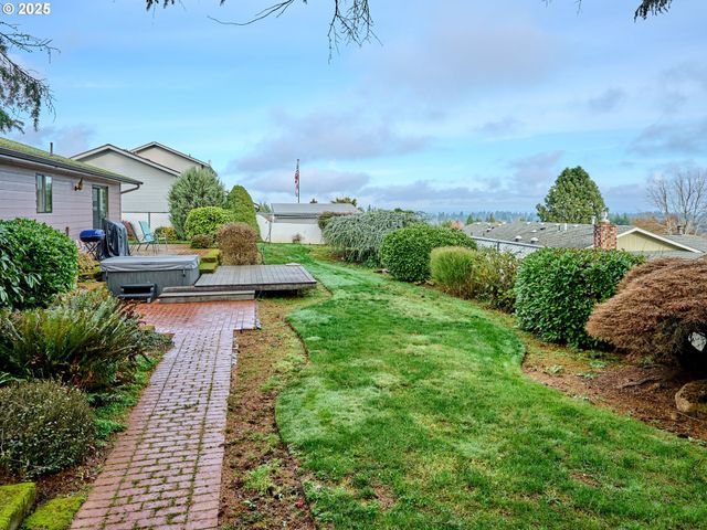 5270 CHAPMAN St S, Salem, OR 97306