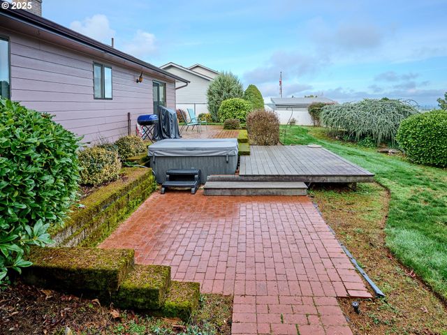 5270 CHAPMAN St S, Salem, OR 97306