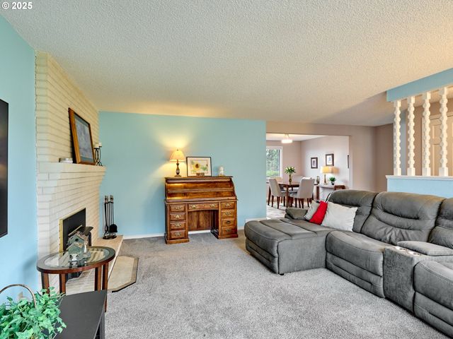 5270 CHAPMAN St S, Salem, OR 97306