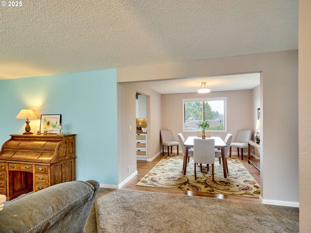 5270 CHAPMAN St S, Salem, OR 97306