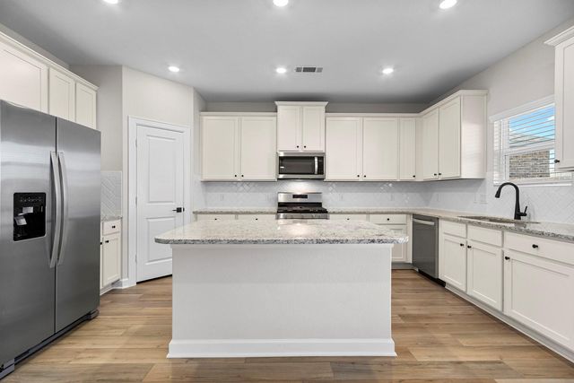 1126 Whispering Winds Drive, Beasley, TX 77417