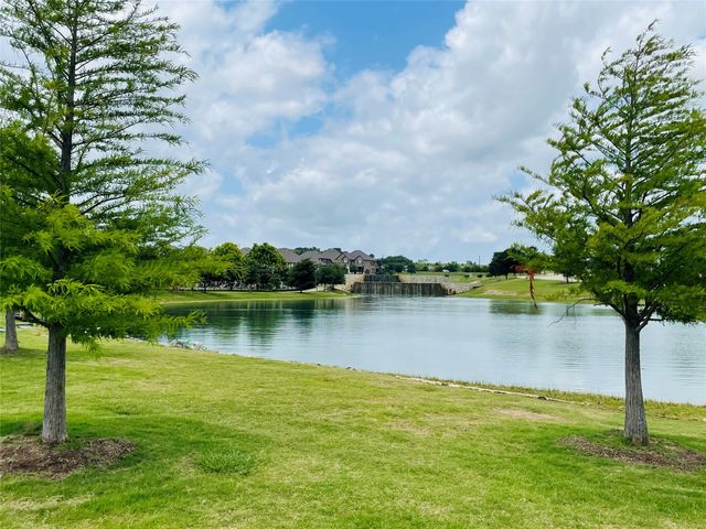 208 Mineral Point Drive, Aledo, TX 76008
