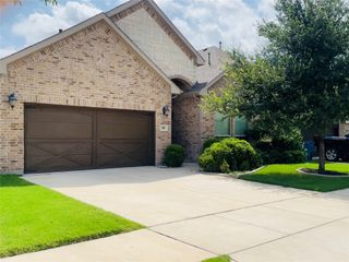 208 Mineral Point Drive, Aledo, TX 76008
