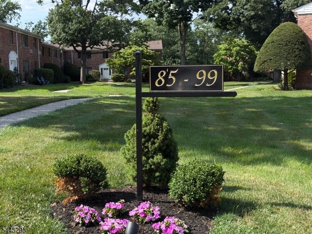 93 Troy Dr D, Springfield Twp., NJ 07081