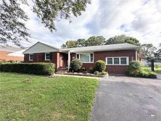 5428 Sunnywood DR, Virginia Beach, VA 23455