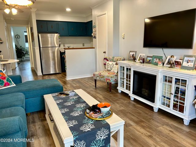 207 13th Avenue 8, Belmar, NJ 07719