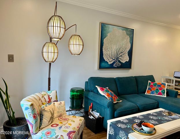 207 13th Avenue 8, Belmar, NJ 07719