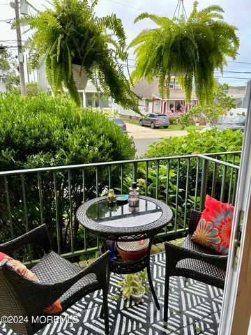 207 13th Avenue 8, Belmar, NJ 07719