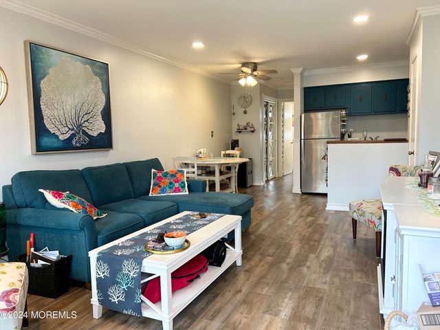 207 13th Avenue 8, Belmar, NJ 07719
