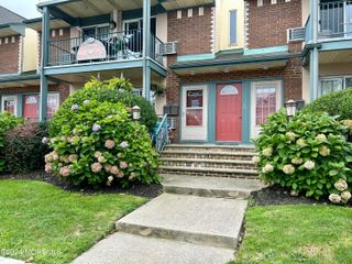 207 13th Avenue 8, Belmar, NJ 07719